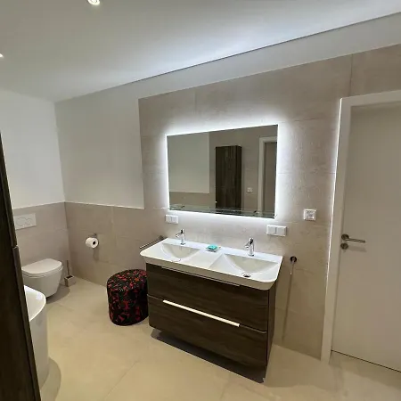 New Modern Apartment